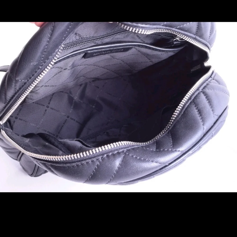 Michael Kors Abbey Medium Backpack Leather Quilted Black - Picture 9 of 10